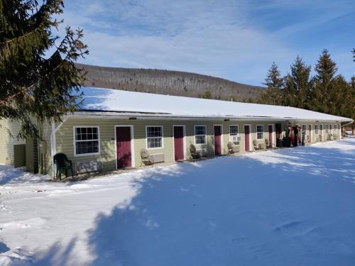 Wellsboro Hotel | Coach Stop Motel