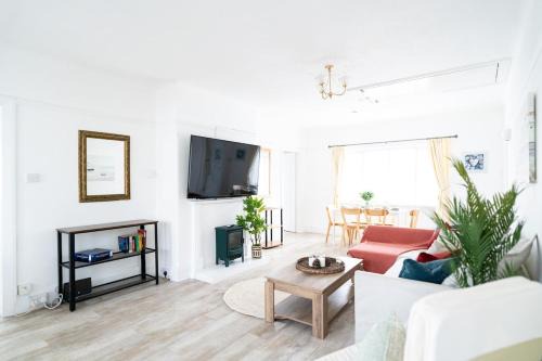 Sandbanks Casa | Coastal 4-Bed Family Retreat in Sandbanks