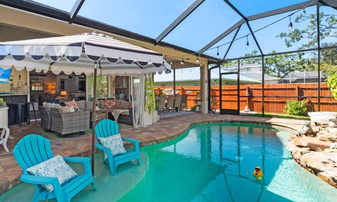 Flora Villa Casa | Coastal Calm - 3BD/2BA Near Downtown and Beaches
