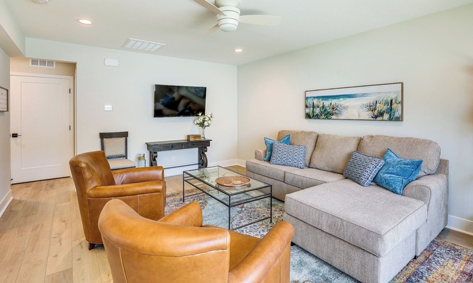 Carlsbad Cabaña | Coastal Carlsbad Cottage Near Beach & Village!