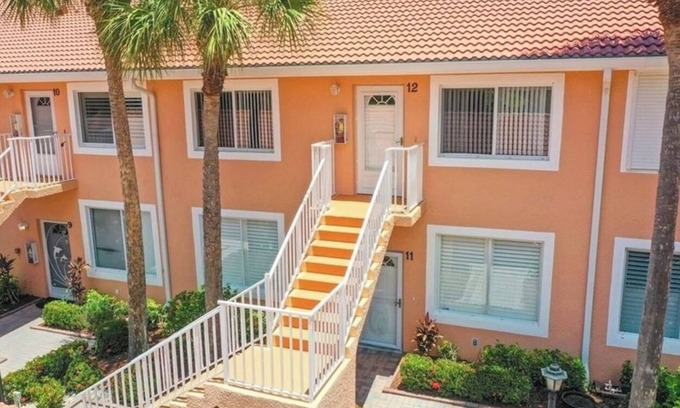 Naples Condominio | Las Mejores Tarifas en Falling Waters - Brillante y Ventoso