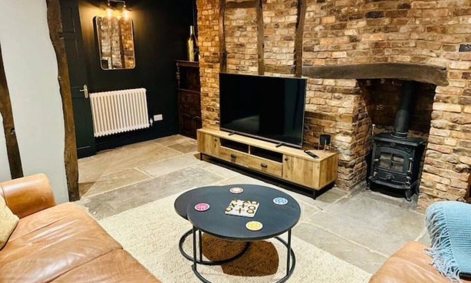 Brigg Cabaña | Cobblers Cottage, Bridge Street, Brigg :: Luxury renovation 2024 :: Town Centre