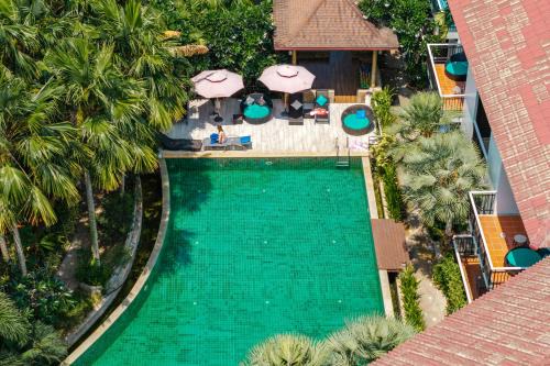 Chalong Complejo | Coco Retreat Phuket Resort and Spa - SHA Plus