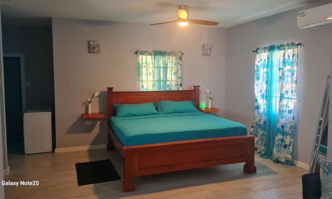 St. George's Apartamento | Coconut Creek Deluxe Suite