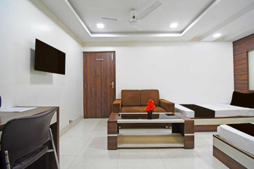 Dhanbad Hotel | Collection O Dhanbad Bhuli Hirak Road