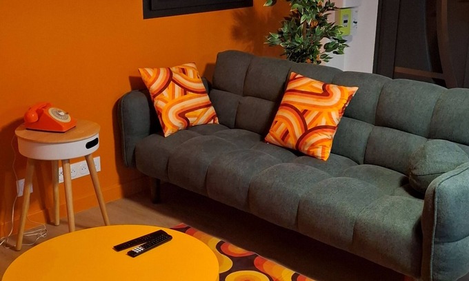 Nozay Apartamento | Colorama retro travel and pop culture in Nozay 68m2