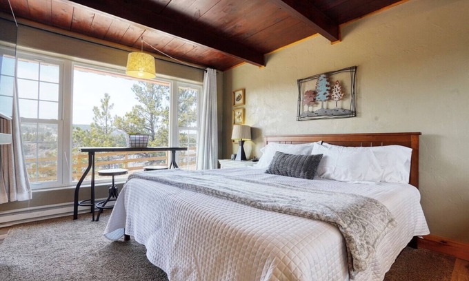 Hot Springs Cabina | Columbine Cabin at Highland Meadows