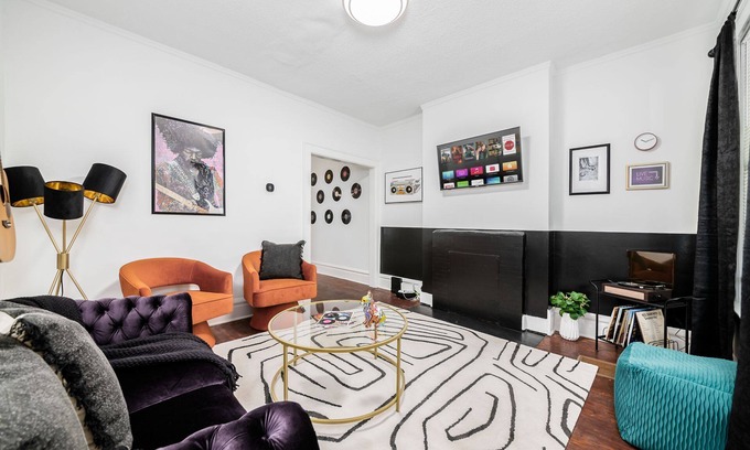 Olde Towne East Casa | Columbus Music Box - Close to Children's Hospital