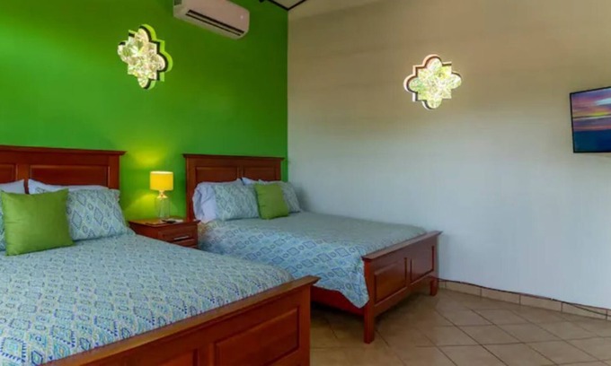 Hills of Esterillos Villa | Come and Relax in This Beautiful Villa Surrounded by Birds, Monkeys and Sloths