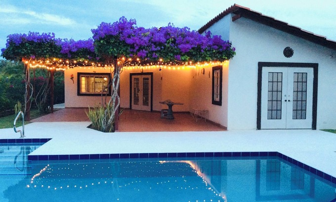 Santa Clara Casa | Come and Relax in this Quiet Space and Enjoying Sunsets by the Pool!