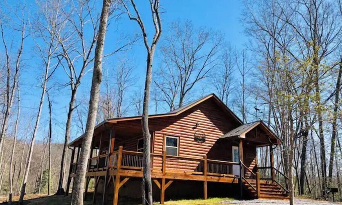 Murphy Cabina | Come Rest, Relax and Explore at the Tipsy Elk Cabin!