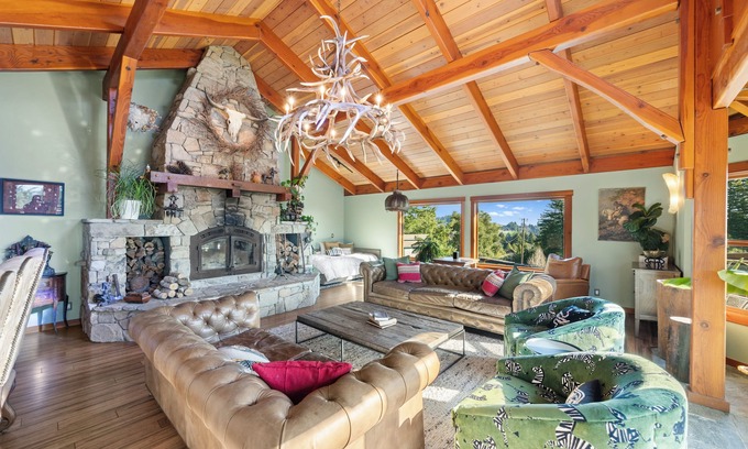 Occidental Casa | Come visit the Lodge at Freestone