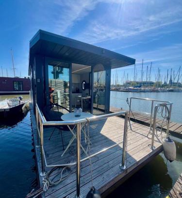 Monnickendam Alquiler De Eote | Comfi Winter houseboat Eclipse Monnickendam