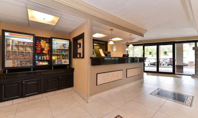 Alexandria Hotel | Comfort Inn & Suites Alexandria West