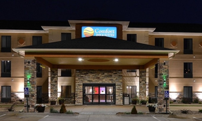 Cedar Rapids Hotel | Comfort Inn & Suites Cedar Rapids North - Collins Road