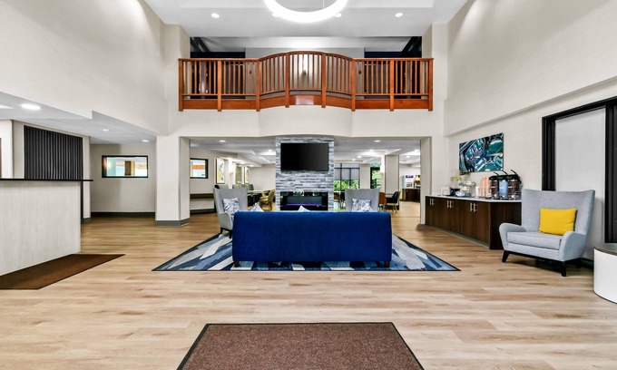 Grand Blanc Hotel | Comfort Inn & Suites Grand Blanc/Flint