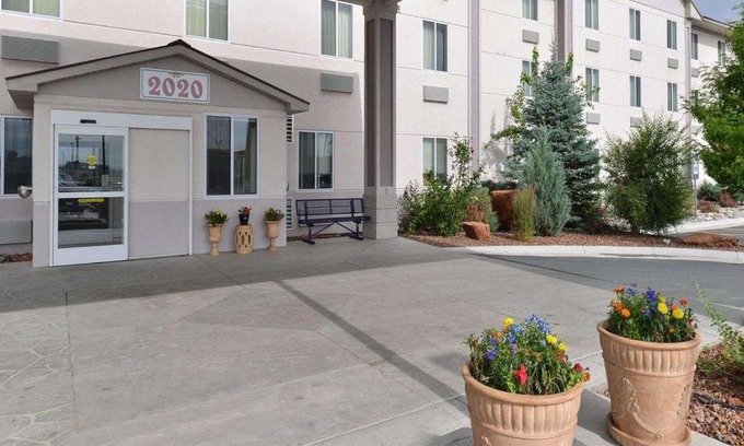 Riverton Hotel | Comfort Inn & Suites Riverton