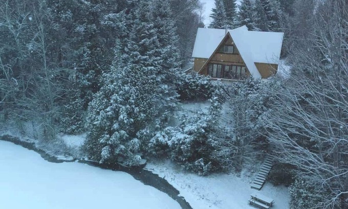 Saint-Aime-du-Lac-des-Iles Chalet De Esquí | Comfort & Lake Access | Au Pic du Lac