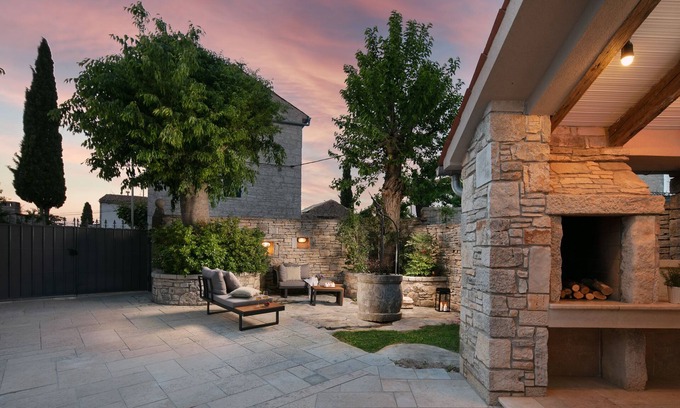 Kanfanar Villa | Comfort Residence with private service located in a tranquil village of Burići