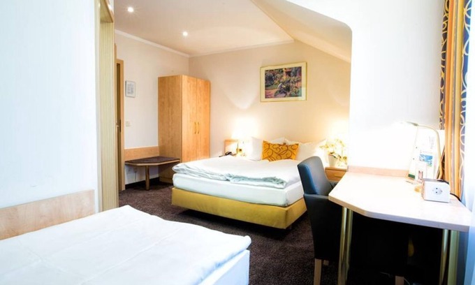Speyer Apartamento | Habitación triple con ducha / WC, no fumadores - Hotel Am Wartturm