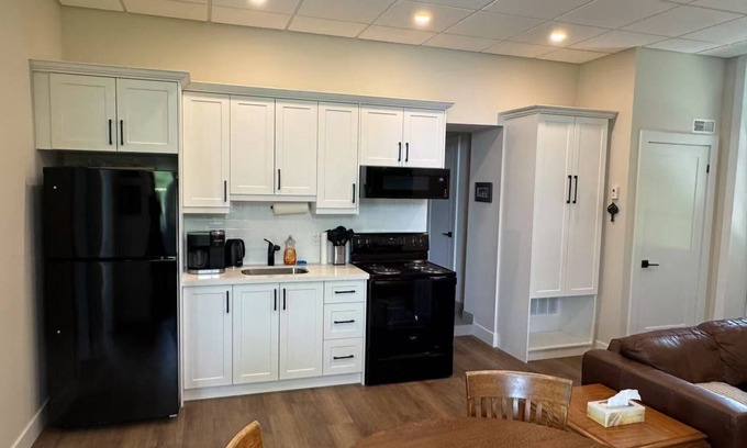 Burk's Falls Apartamento | Comfort Stay–2B1B @ Burk’s Falls