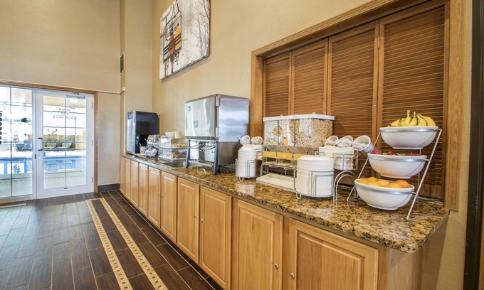 Portage Hotel | Comfort Suites Wisconsin Dells Area