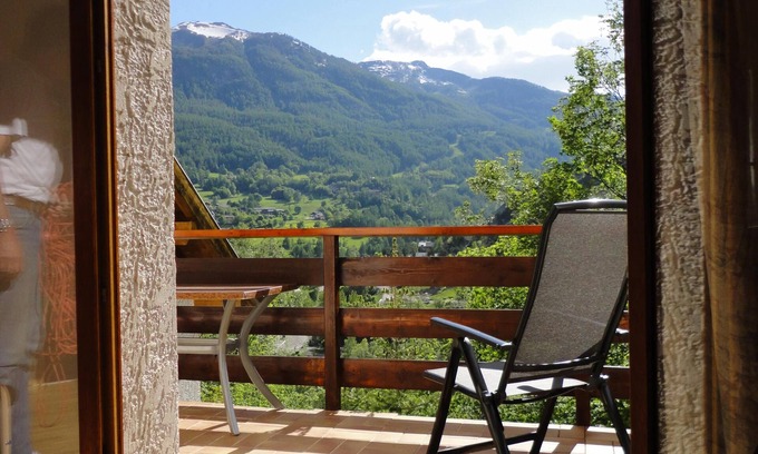 Allos Apartamento | Cómodo apartamento en chalet con espléndidas vistas.