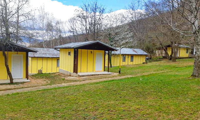Kamena Casa | Cómodo bungalow para dos en el corazón del bosque.