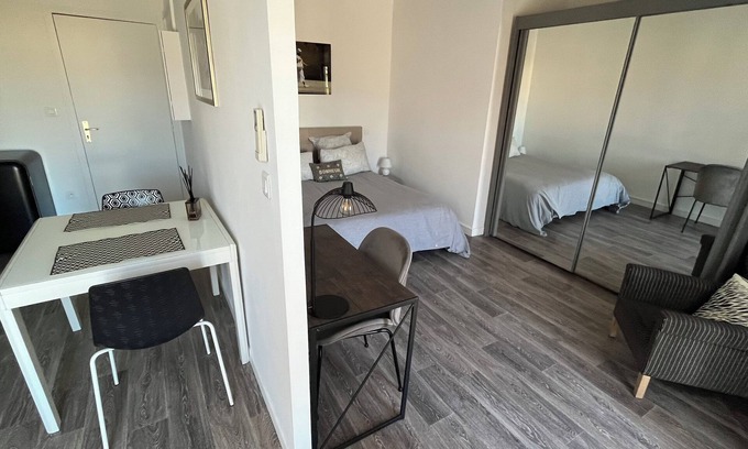 Corse-du-Sud Apartamento | Comfortable city center T2