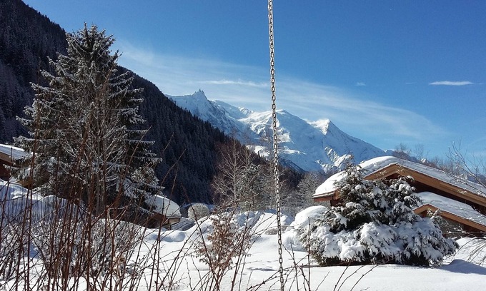 Chamonix-Mont-Blanc Apartamento | Cómodo, amplio, luminoso de 65 m², frente al Mont Blanc, jardín privado.