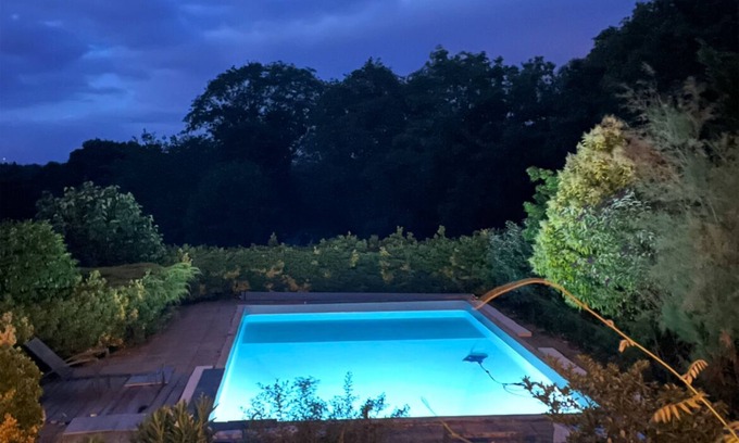 Suce-sur-Erdre Condominio | Comfortable gîte, spacious garden with swimming pool, close to the Erdre river.