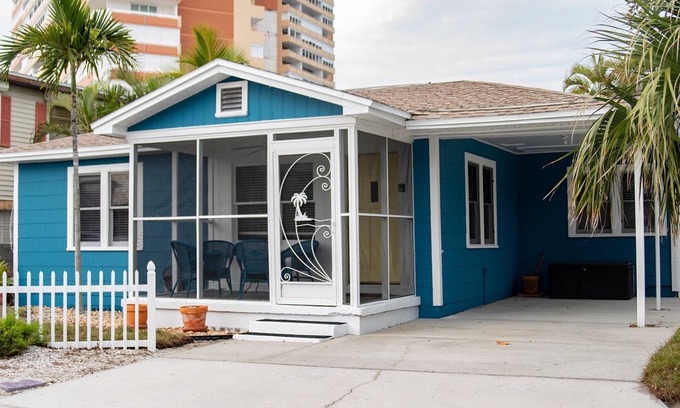 Redington Shores Cabaña | Cómodo Gulfside Beach Cottage - ¡ACTUALIZADO! - Bellamente decorado