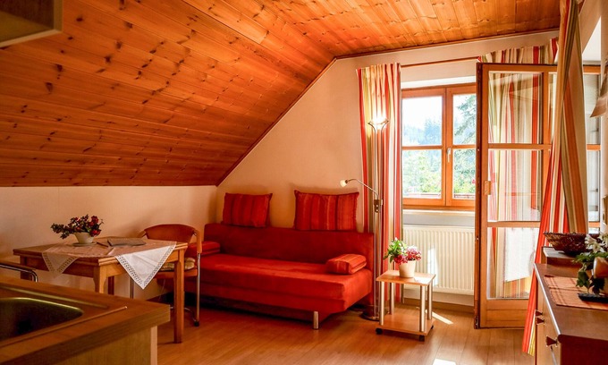 Muenchberg Apartamento | Alquiler-Confortable-Baño privado-Vista al campo-Fewo mit Balkon