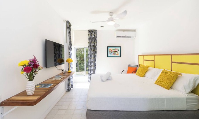Boca Corona Apartamento | Suite cómoda en complejo de playa privada - Piscina compartida.