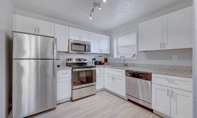 Milwood Apartamento | Comfy 2BD Apt | Austin Texas