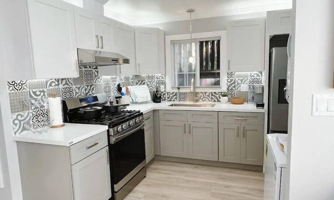 South Berkeley Apartamento | Comfy 2BR Near UCB 8 Min Drive.