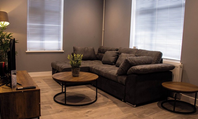 Stevenage Casa | Comfy 3-bedroom house with WiFi and parking in Stevenage