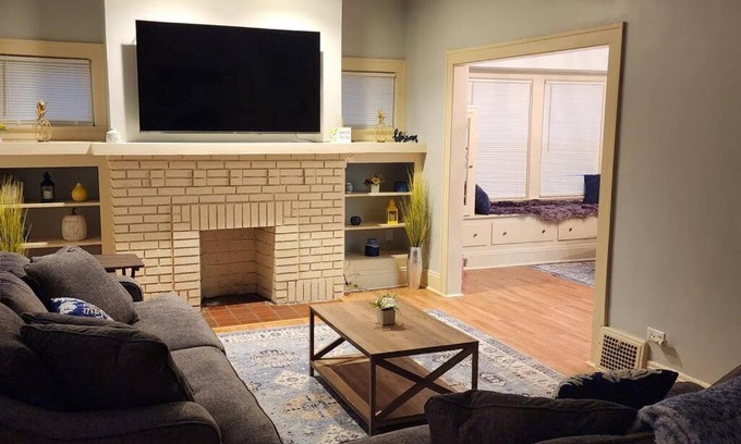 East Cleveland Casa | Comfy 3brd in Cleveland