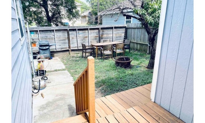 Rosewood Casa | Comfy Central Home in Hip East Austin