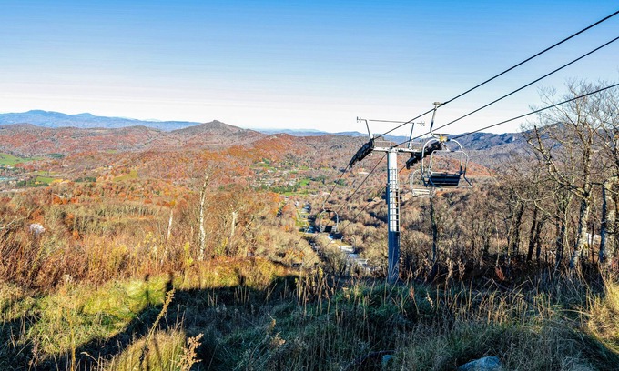 Sugar Mountain Condominio | Comfy Condo At Top Of Sugar Mtn - Ski In Ski Out - AC, WiFi