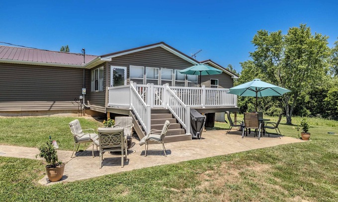 Farmington Casa | Comfy Country home. Pet friendly, 5 bedrooms, AC, WIFI, just outside Farmington