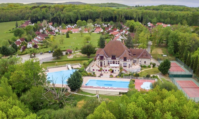Daumazan-sur-Arize Casa | Cómoda casa con terraza en un pueblo acogedor de vacaciones