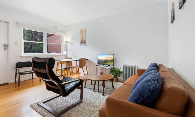 Travancore Apartamento | Cómoda unidad de un dormitorio entre la ciudad y el aeropuerto.