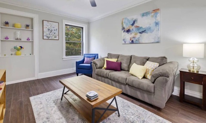 St. Louis Apartamento | Comfy, quiet and modern. Extended Stays Welcome!