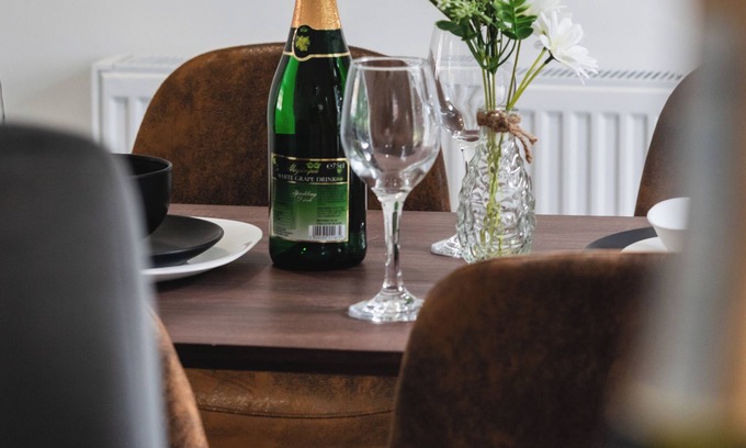 Preston Casa | Comfy Spacious Home Near Preston City Centre - Sleeps 7