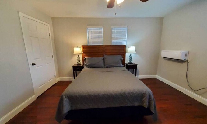 Holy Cross District Apartamento | Comfy St Claude 2 Bedroom