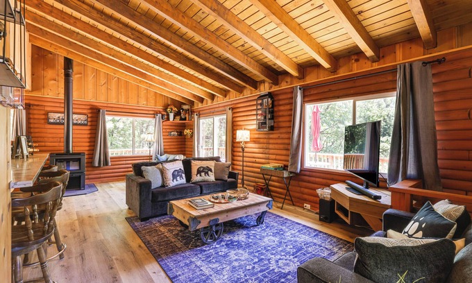 Phoenix Lake-Cedar Ridge Cabina | Community Lake Access: Peaceful Cabin in Sonora!