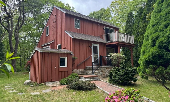 Westerly Casa | Completely renovated, finished just this April of 2025 & 5 minutes to the beach!