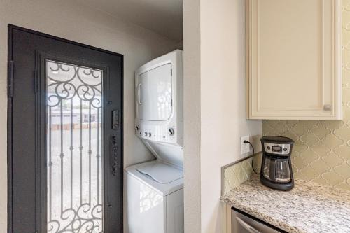 Park Scottsdale One Casa | Complimentary Heated Pool Close to OldTown3BR