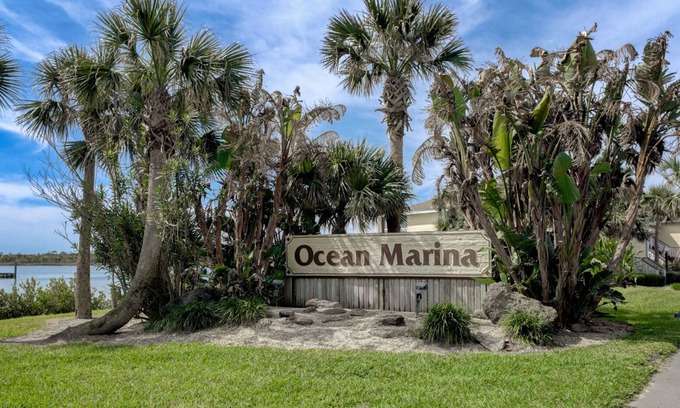 Flagler Beach Condominio | Condo- Breathtaking, panoramic views of intracoastal...steps to Atlantic Ocean